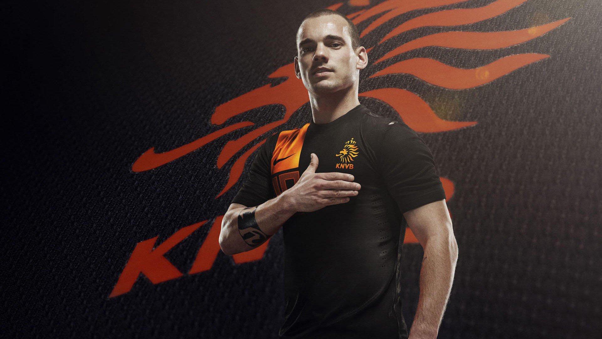 绿茵场边的智慧灯塔，祝首席助理教练金亨镒先生生日快乐！