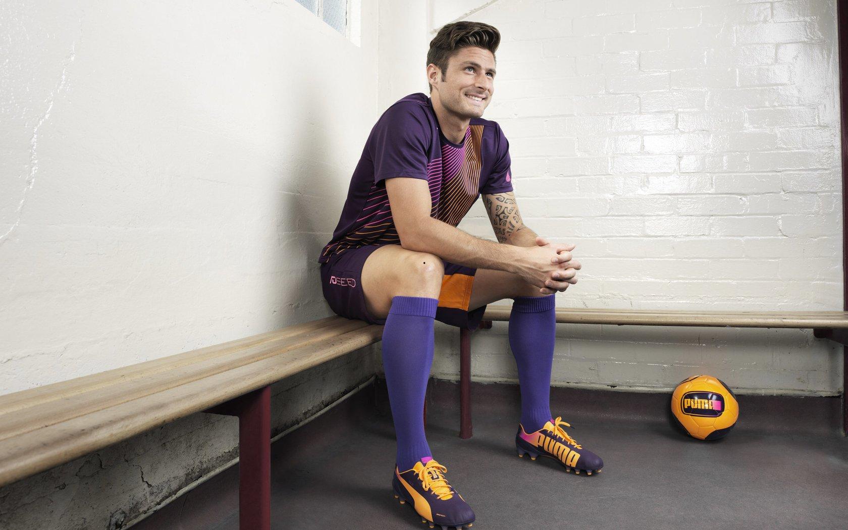 皇家马德里传奇人物龙塞罗推演翻盘大戏，西班牙球迷无法容忍巴塞罗那客场夺冠